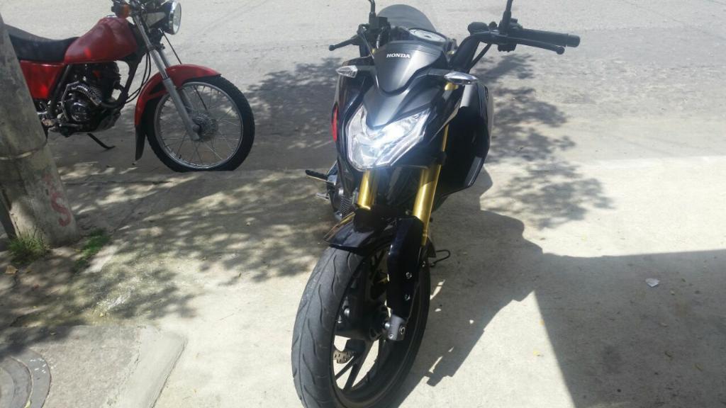 Vendo Moto Honda 190r en Buen Estado