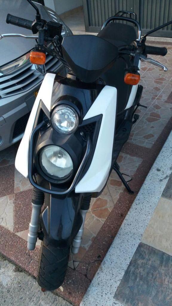 se vende moto BWS 2014