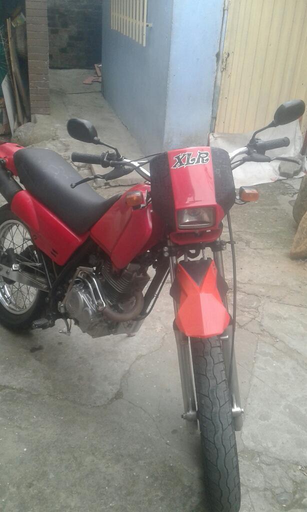 Se Vende Moto Hondaxlr125con Seguro Y Te