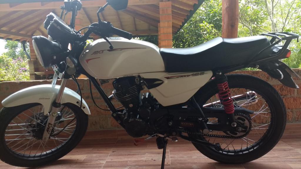 VENDO NKD 125 Modelo 2015