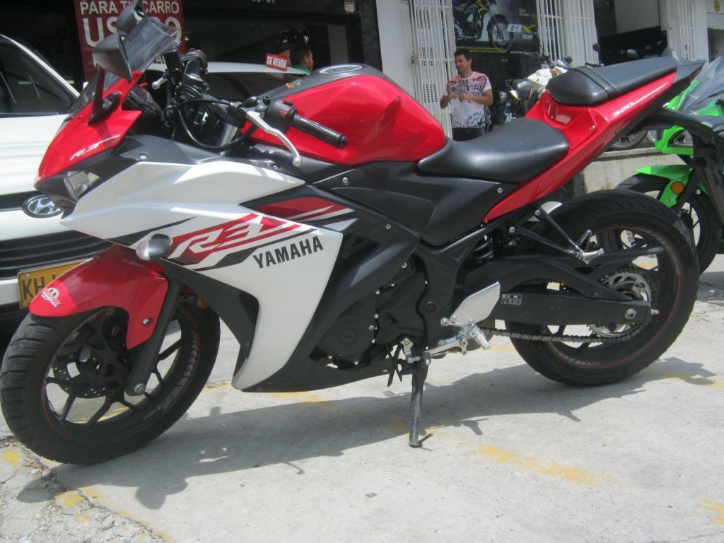 YAMAHA R3 2015