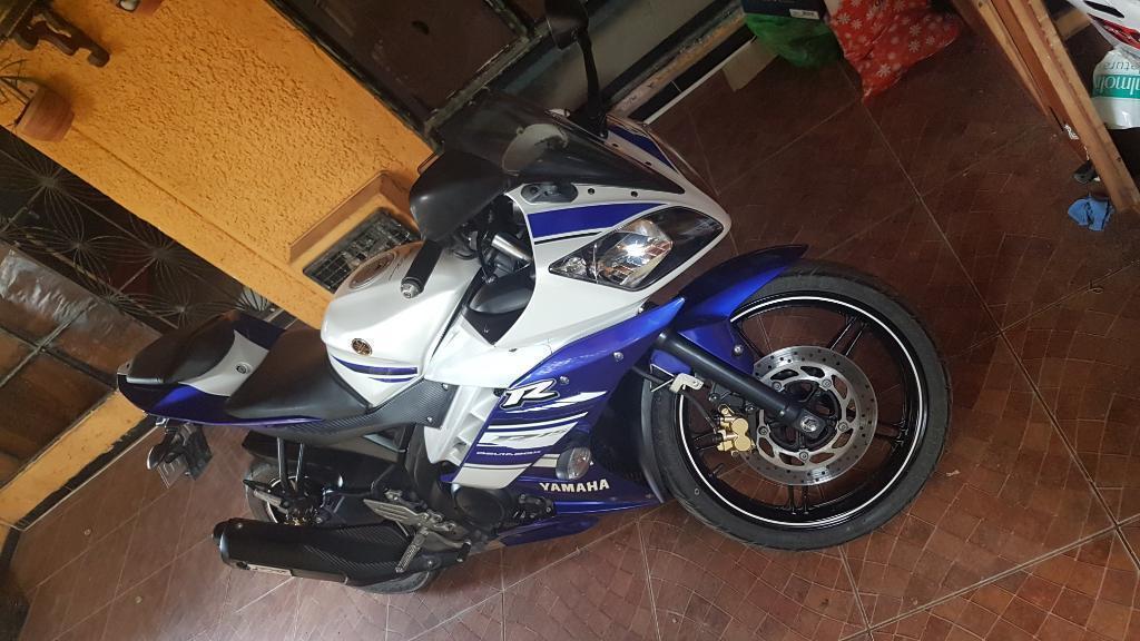 Vendo Yamaha R15