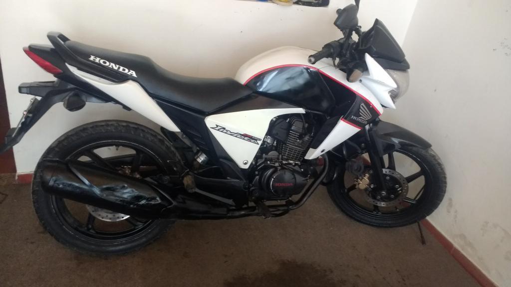 Vendo O Permuto Honda Invicta 150