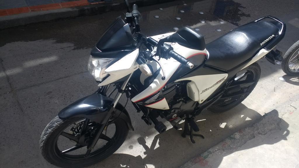 Vendo O Permuto Honda Invicta 150