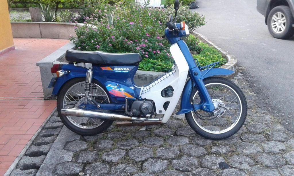 HONDA C90 MODELO 95 PAPELES AL DÍA