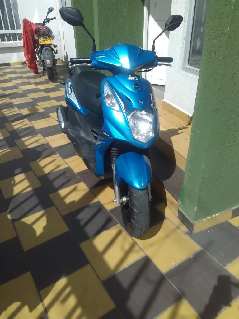 se vende moto en muy estado