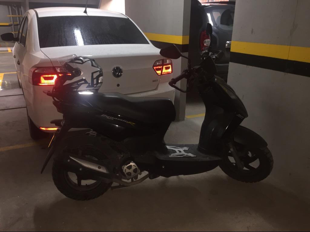 Vendo Moto Akt Dinamic R