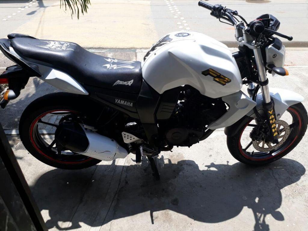 se vende motocicleta FZ16 con tarjeta de propiedad valor 4`200 .000 negociables telefono 3173152011