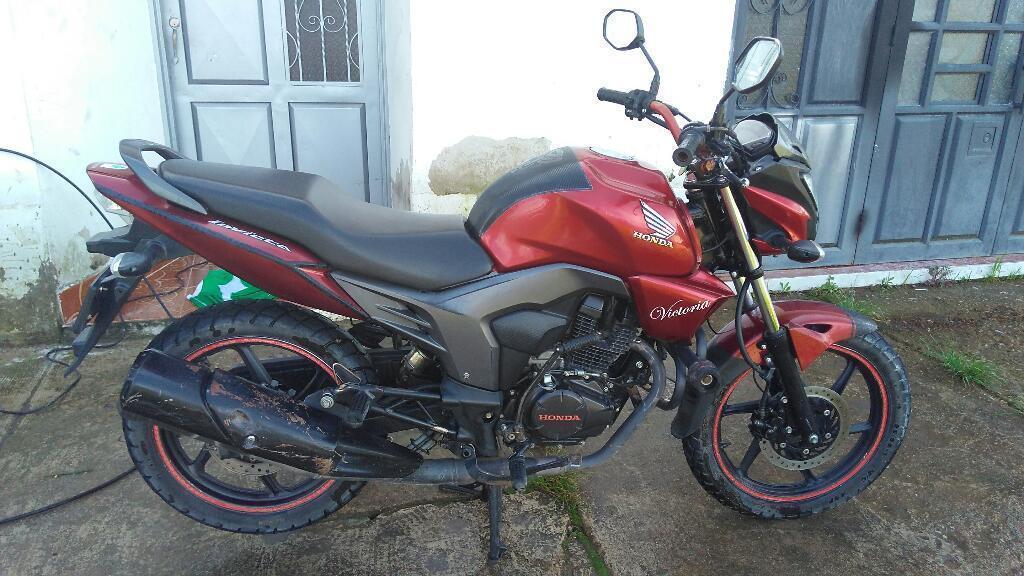 Vendo O Permuto por Rx, Honda 150 Invict