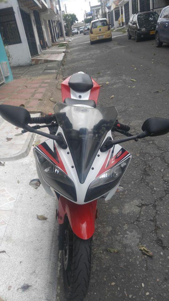 moto yamaha R15 mod 2014