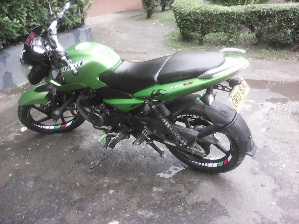 Moto Pulsar 135