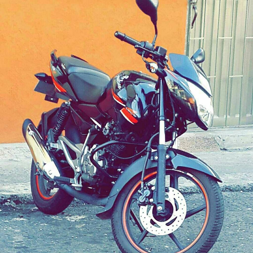 Moto Pulsar 135