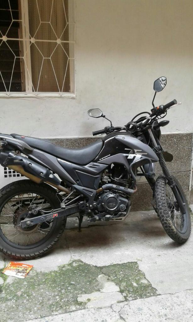 Se Vende Akt Tt 180 Modelo 2016 Unico Du