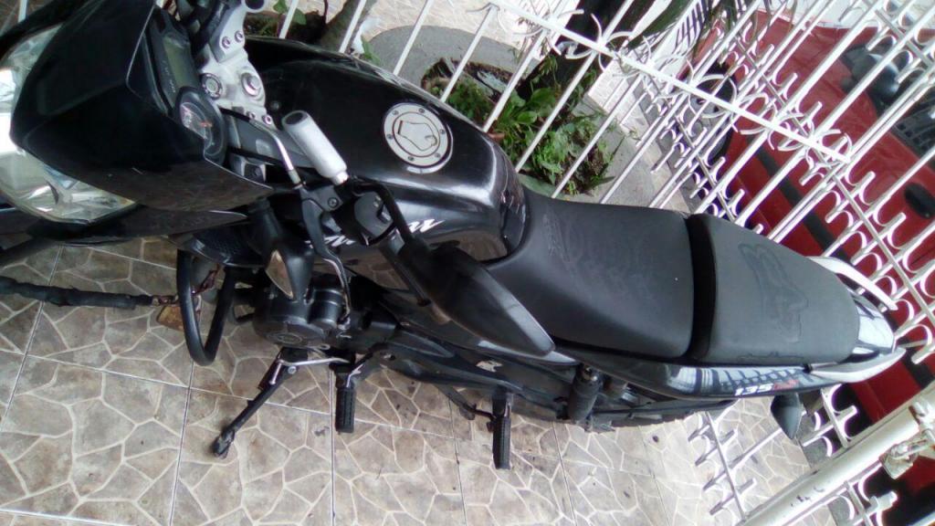 Se vende Moto pulsar Ls