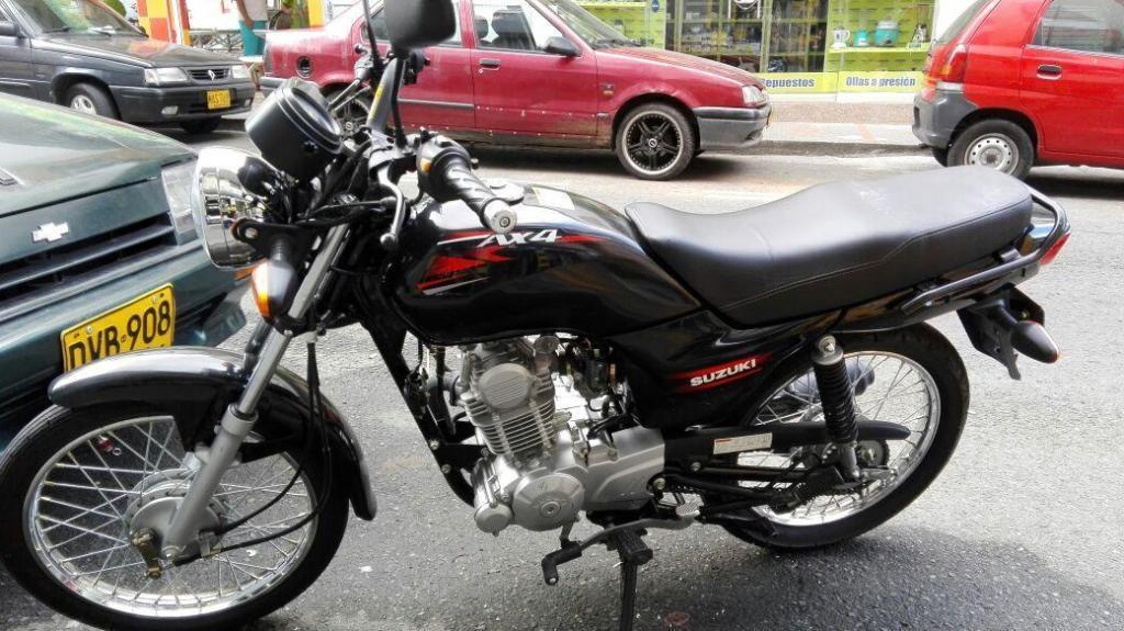 Se vende moto Suzuki AX 4