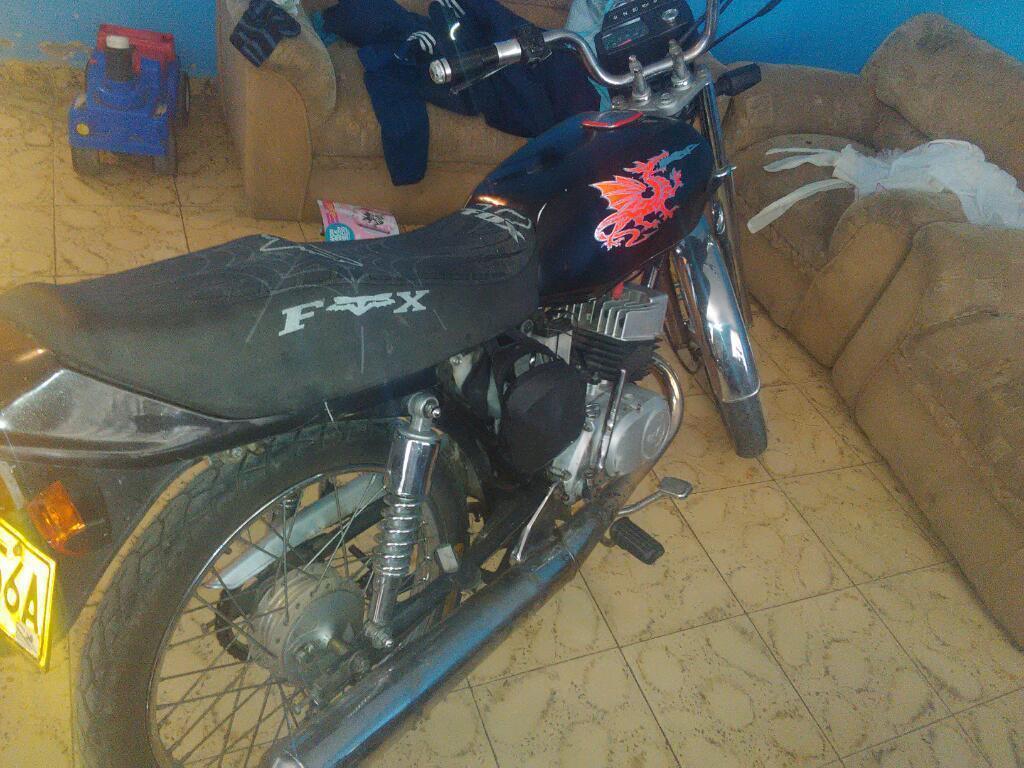 Akt 100 Modelo 2005 $ 1000.000