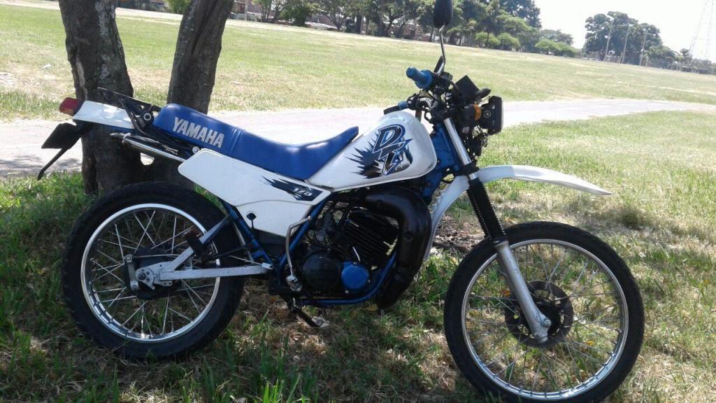 YAMAHA DT 125, BLANCA, JAPONESA, correlona y hermosa, MOD 94, FULL MOTOR, ENLLANTADA