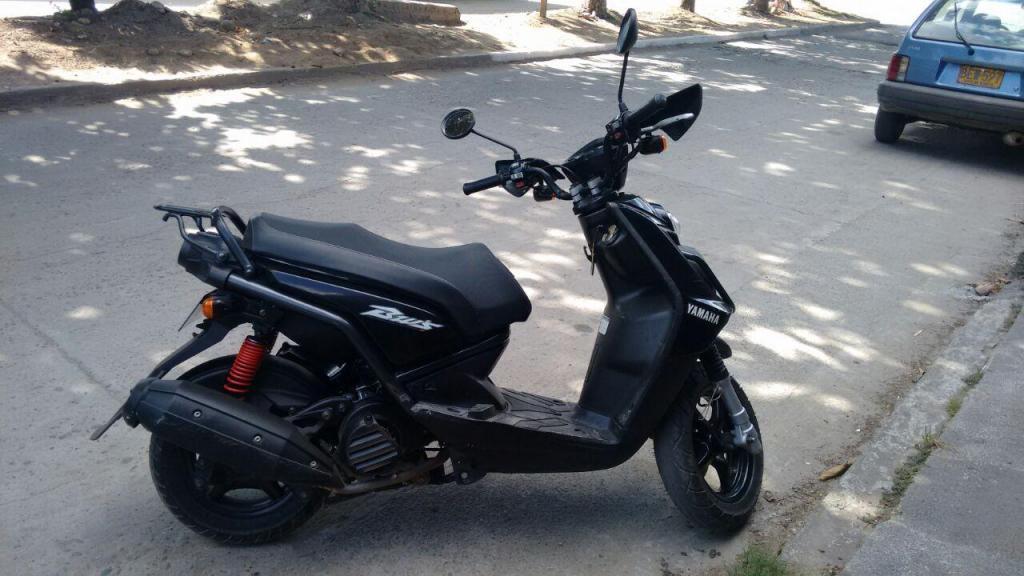 Se vende moto bws modelo 2011