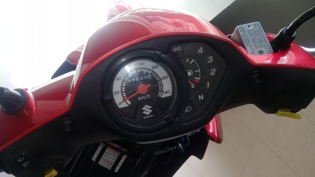 vendo moto suzuki viva R modelo 2013 muy buen estado