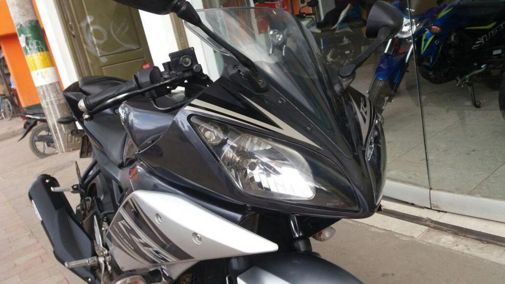 R15 YAMAHA 2015 SUPER BARATA