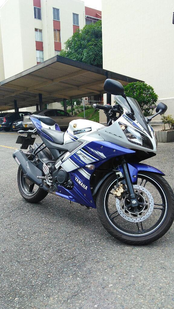 Yamaha R 15 2015