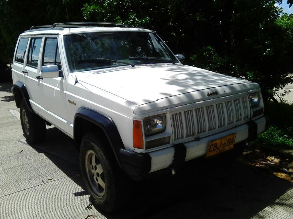 Vendo Camioneta Jeep Cherokee 93