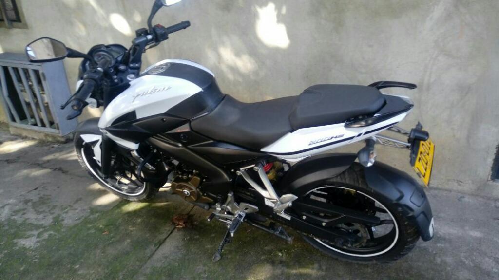 Pulsar Ns 200