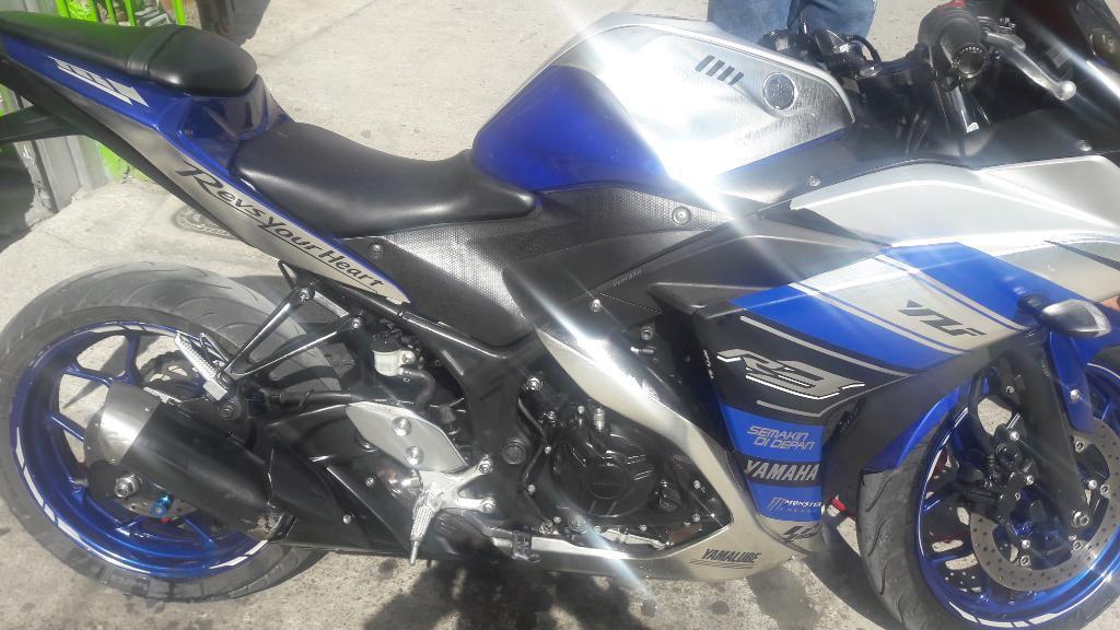 Vendo Yamaha R3