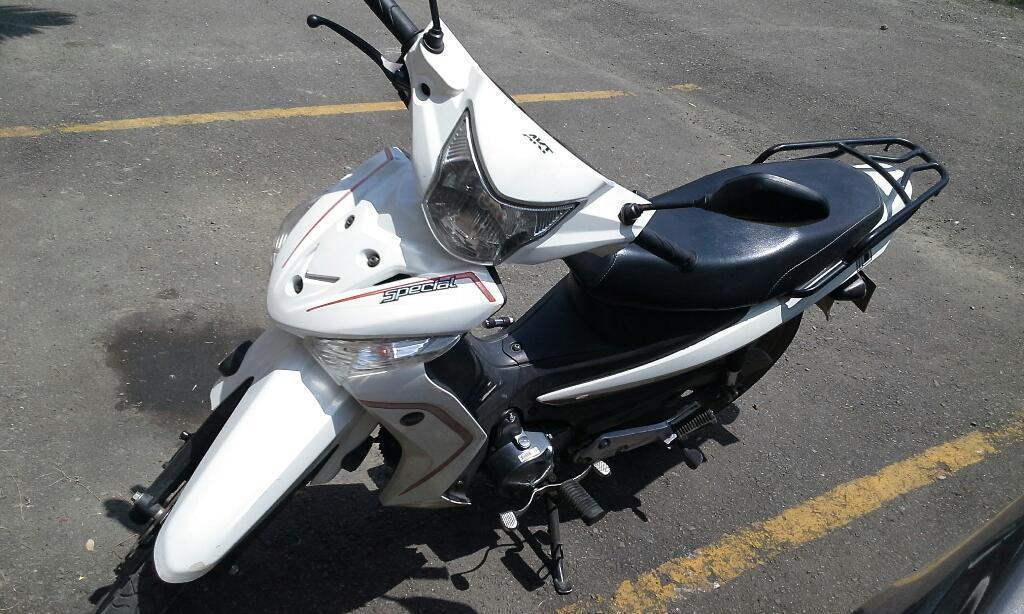 Vende Moto Akt 110