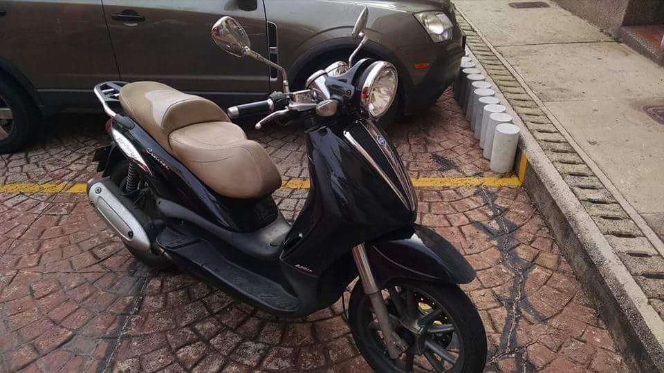 Motocicleta scooter 250cc piaggio