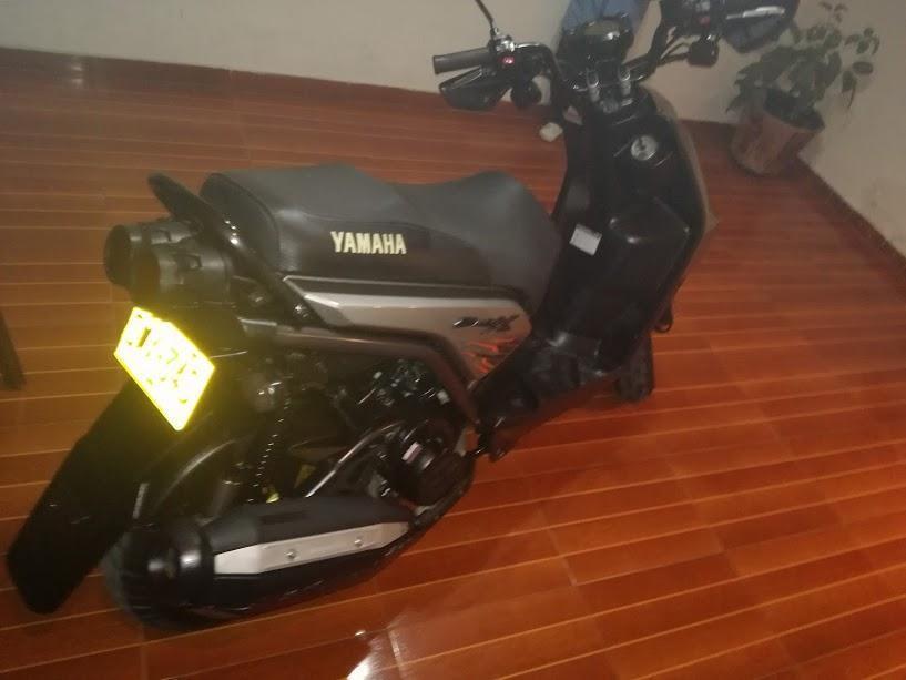 Vendo linda Bws modelo 2015 papeles al dia