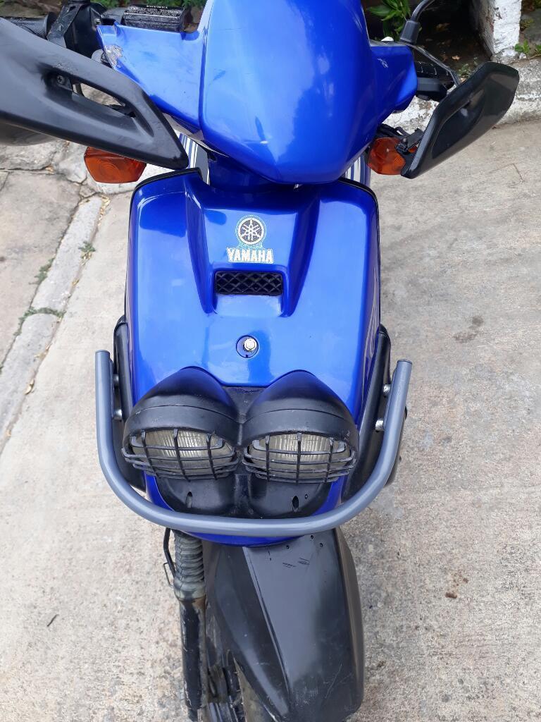 Moto Yamaha Bwis