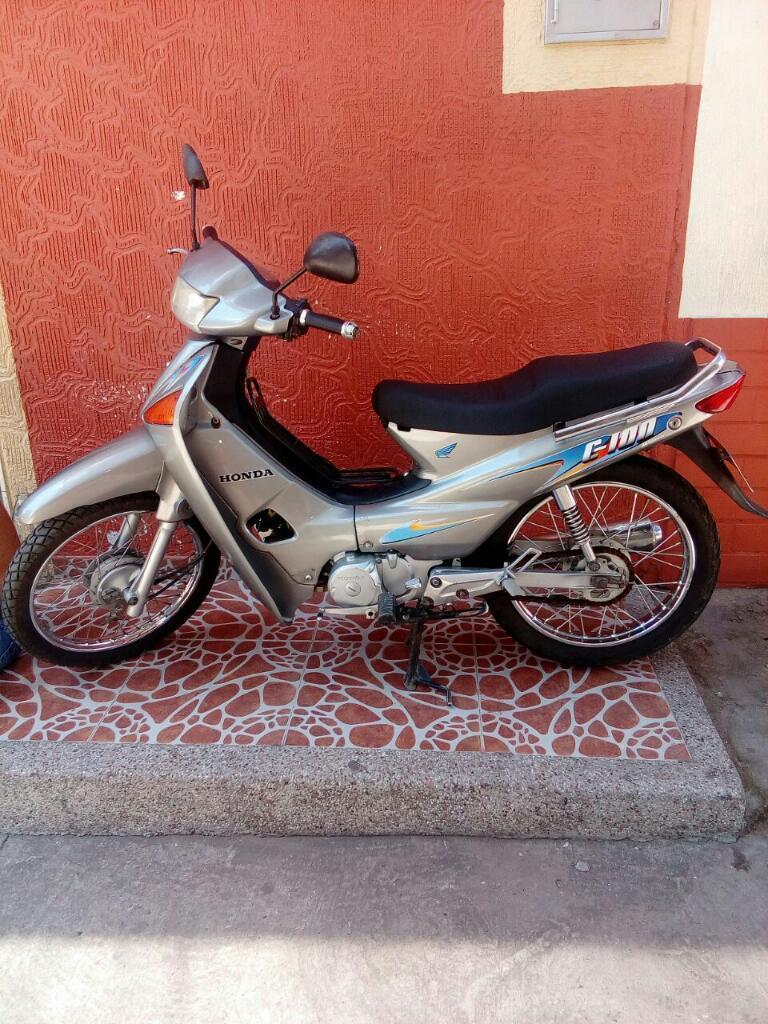 Se Vende Moto en Buen Estado