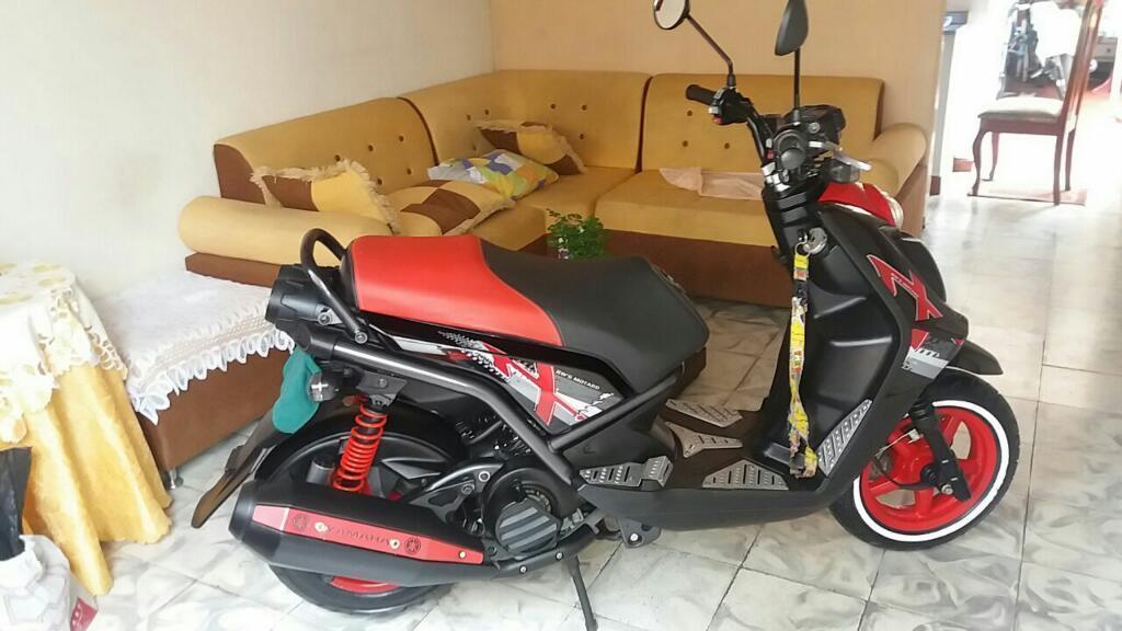 Vendo Permuto Yamaha Bws 2014 con Muy Poco Uso. Papeles hasta Febrero 2018 Negociable