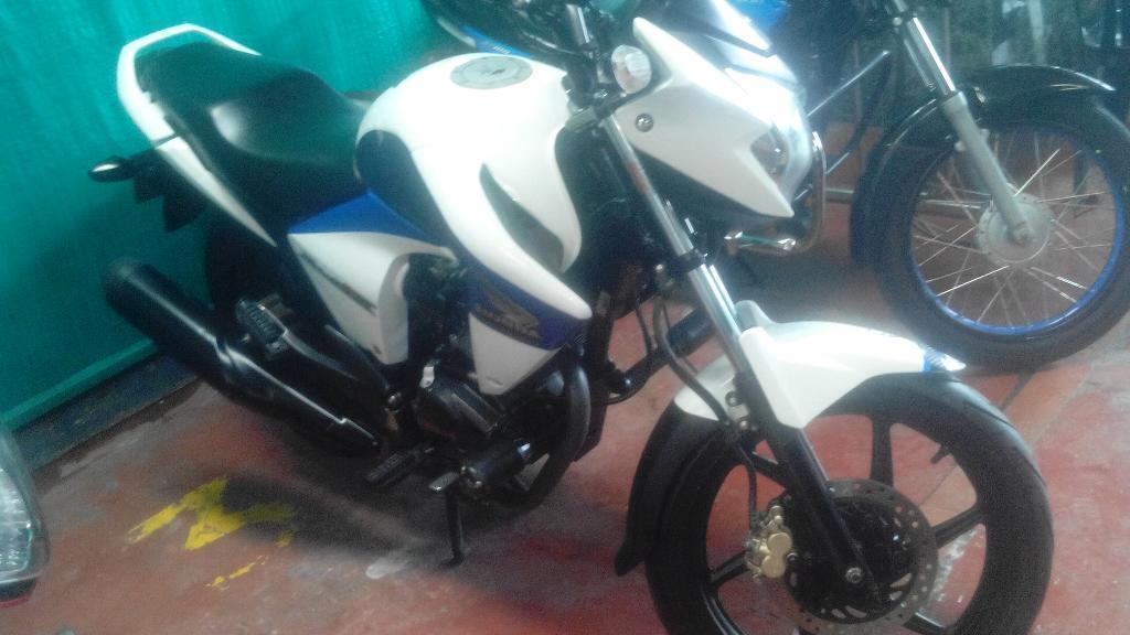 Moto Invicta Hermosa con Seg Y Tec Febr