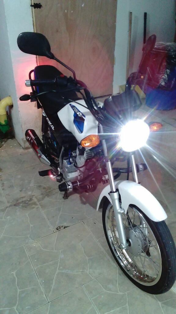 Suzuki Ax4 Blanca Hermosa Modelo 2016