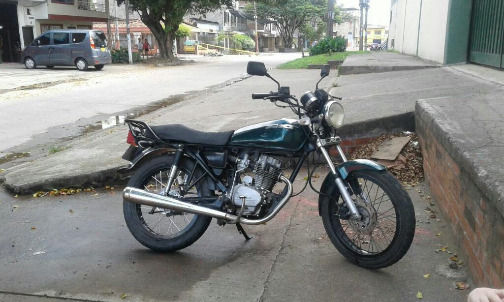 Vendo Akt 125 Modelo 2007