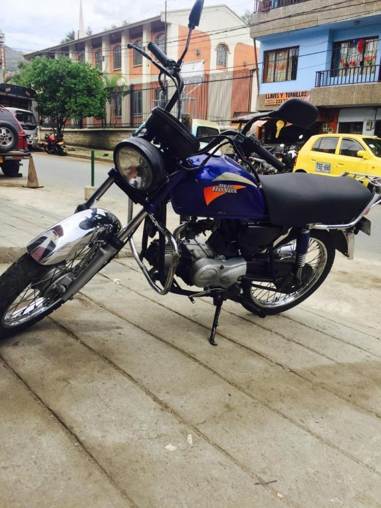 VENDO HONDA HERO 100 CON SOAT HASTA JUNIO DEL 2018