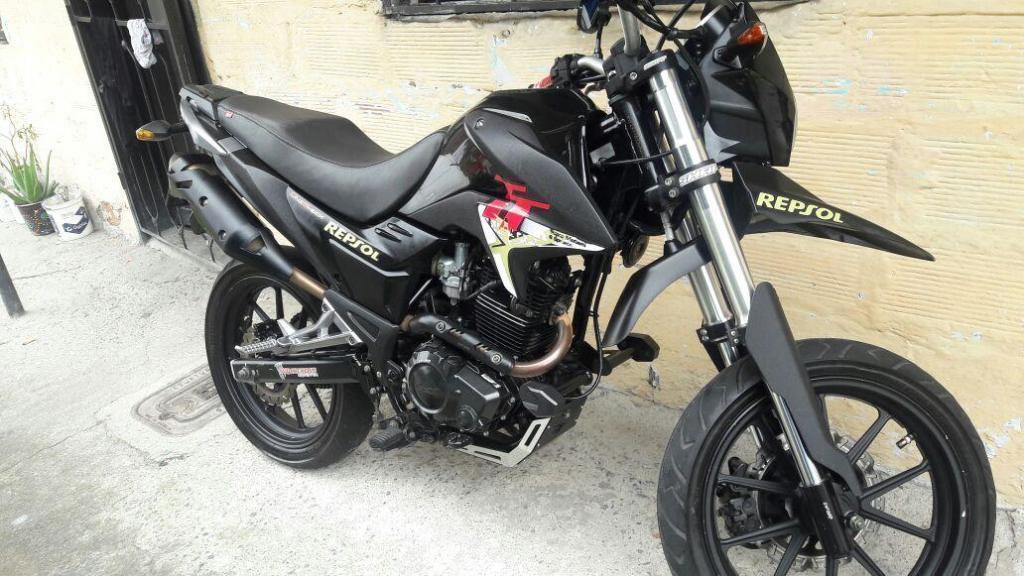 VENDO MOTO AKT TTX 180 super motad