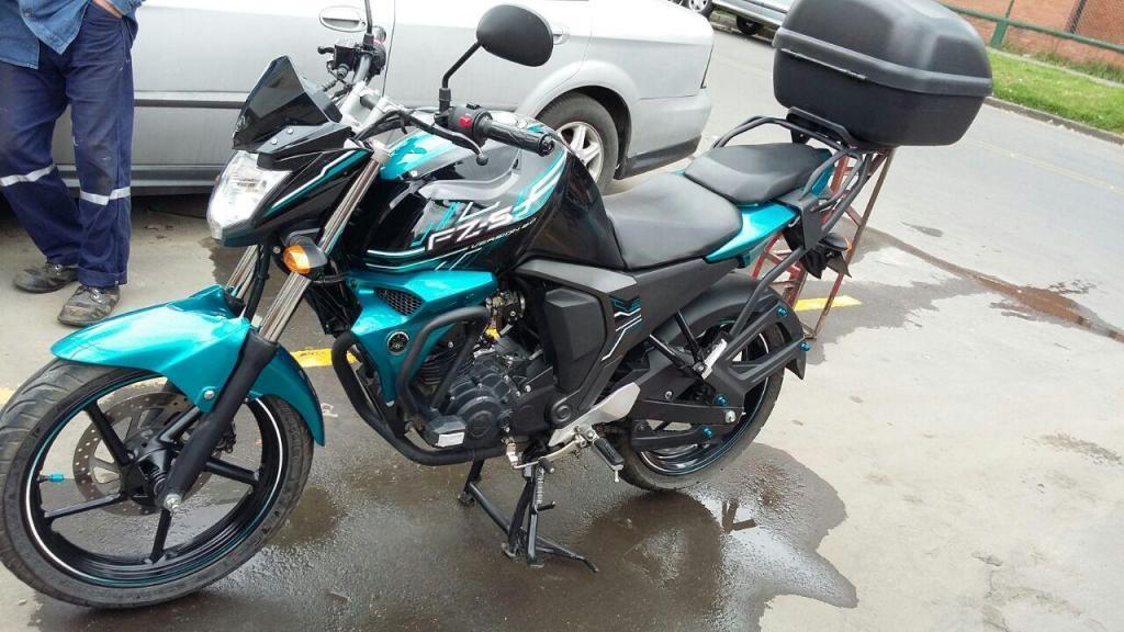 vendo moto fzs yahama 2017