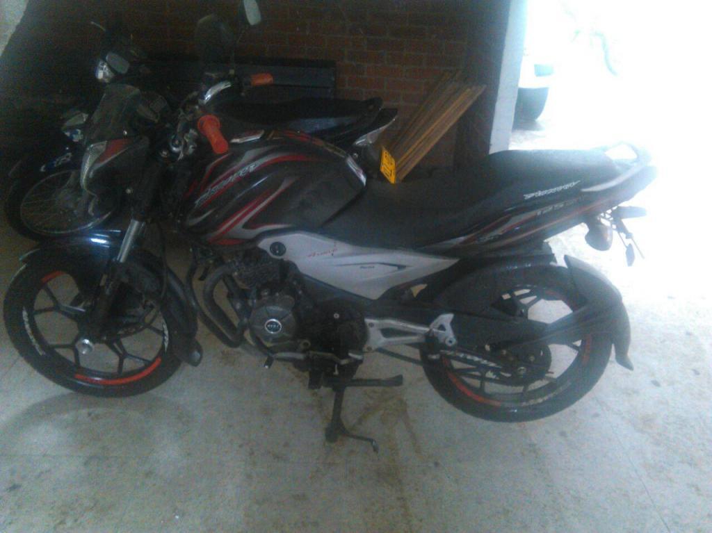 SE VENDE MOTO DISCOVER 125ST MODELO 2014 ,EXCELENTE ESTADO