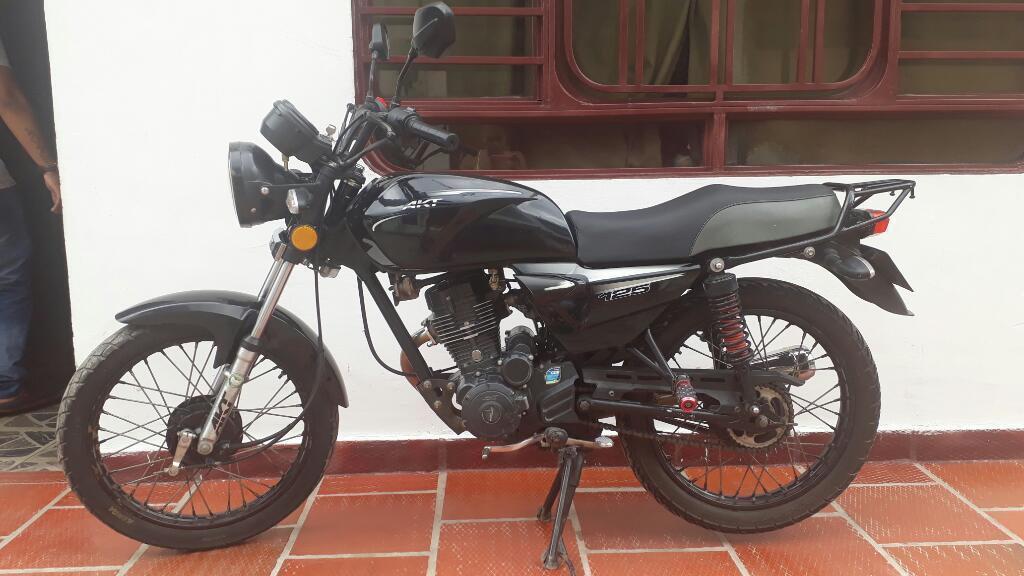 Vendo Linda Akt 125 Modelo 2014