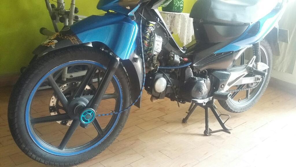 Vendo Akt 125 Modelo 2011