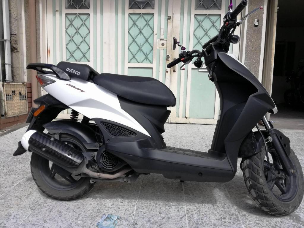moto Agility modelo 2015 11.000km