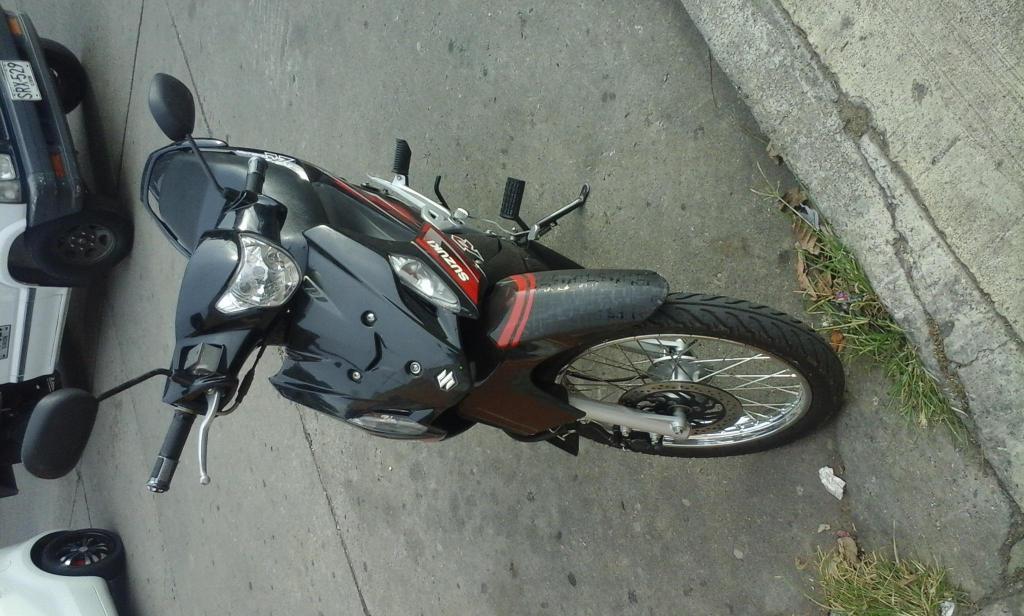 se vende moto viva r modelo 2013