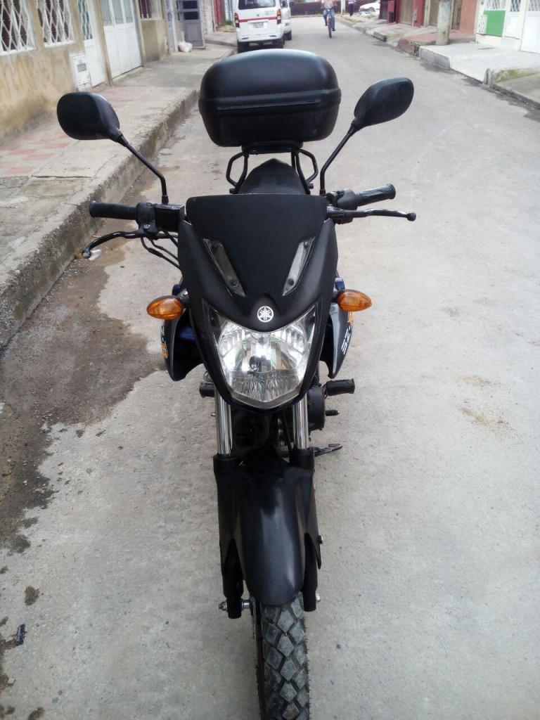 Se vende moto yamaha szr o se permuta por mayor valor