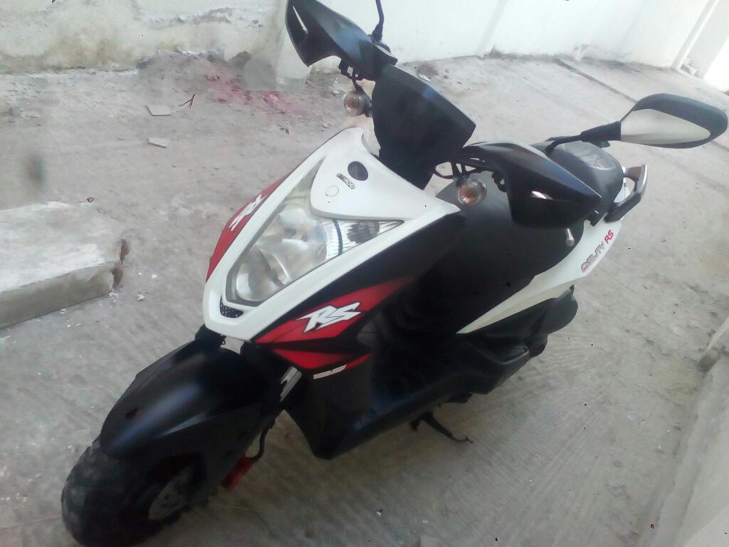 Exelente Moto Como Nueva 2011