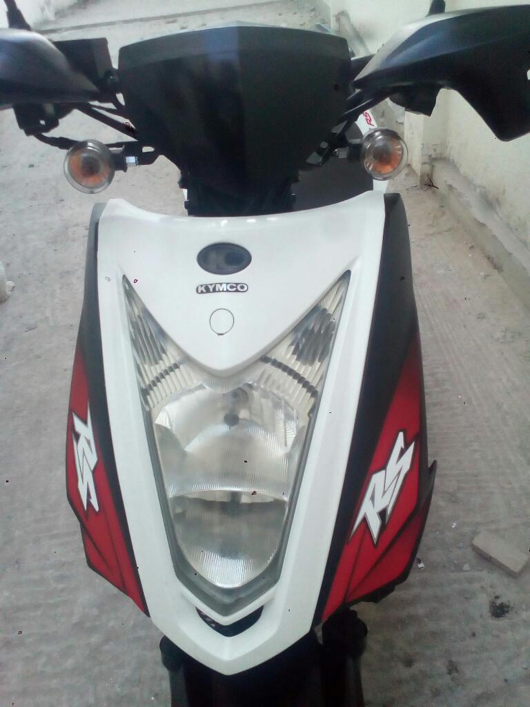 Exelente Moto Como Nueva 2011