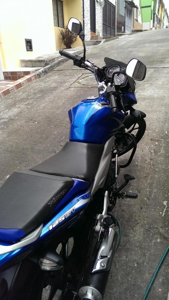 Vendo Discover 125 ST en excelente estado mod 2014