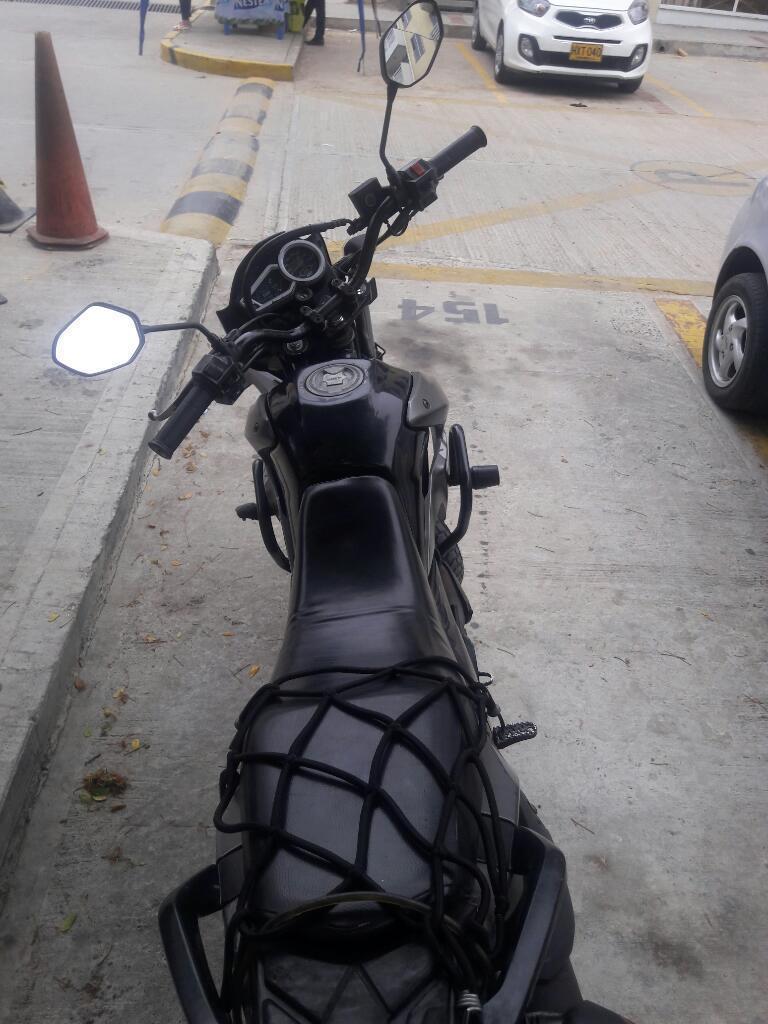 Se Vende Moto Akt Tt 125 Unico Dueño